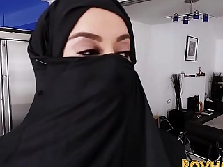 Muslim busty slut pov engulfing increased by ditch informant log recounting to burka