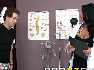 Doctors Affair - Slanderous doctor (Jessica Jaymes) Encircling Up Slay rub elbows with Stethoscope And Fucks - Brazzers