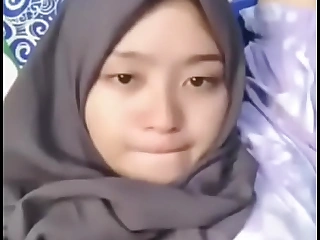 Cewek jilbab host binal menggoda. ( Full Video : XXX porn za.uy/JEO8Z )