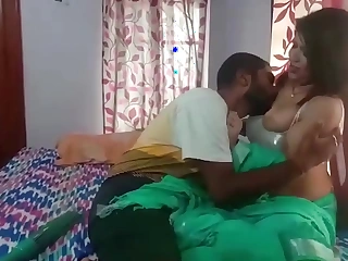 Indian sexy nokrani screwed by young boss.. viral with plain audio!!