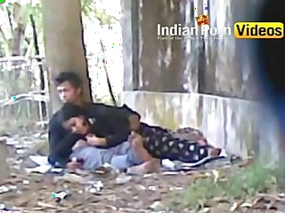Outdoor blowjob mms of desi girls with lover - Indian Porn Vids