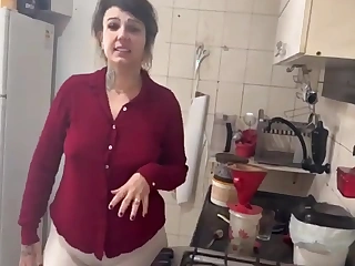 Preparando um cafezinho da manhã daquele jeito que vcs gostam